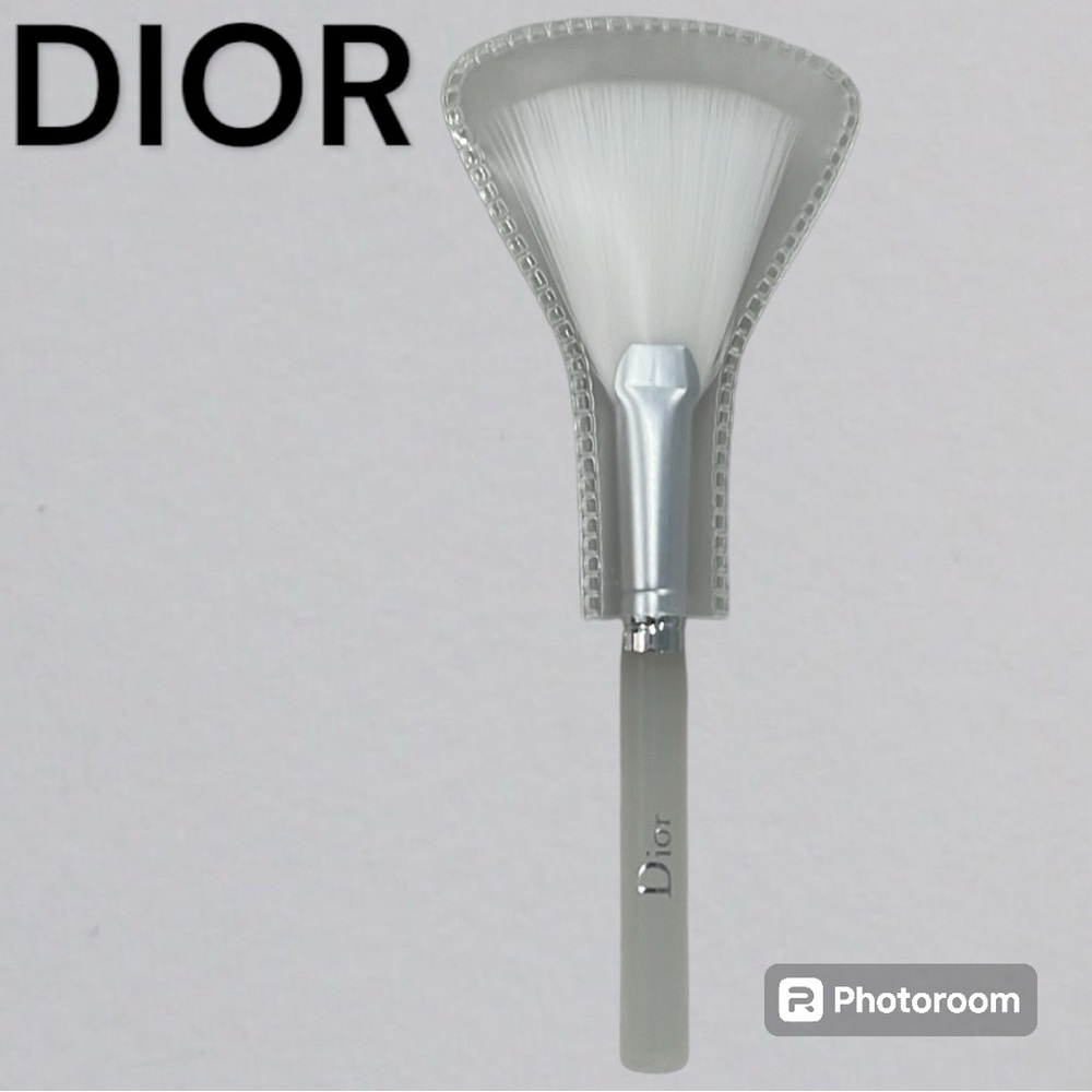 Dior Capture Totale Mini Travel Brush Skin Care